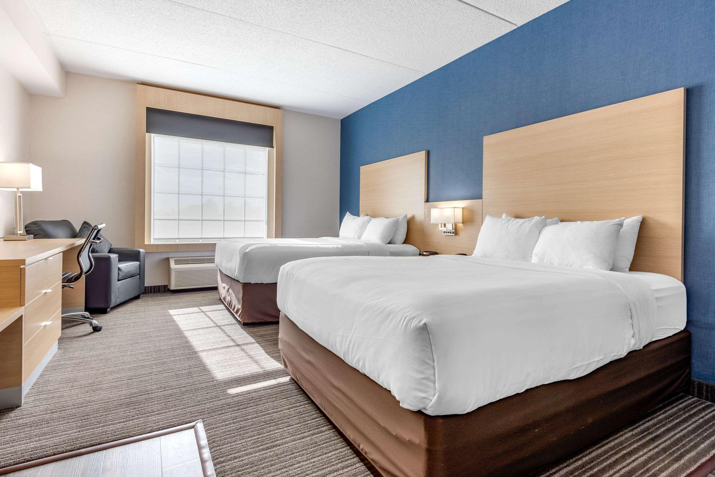 Quality Inn & Suites Oakville Esterno foto