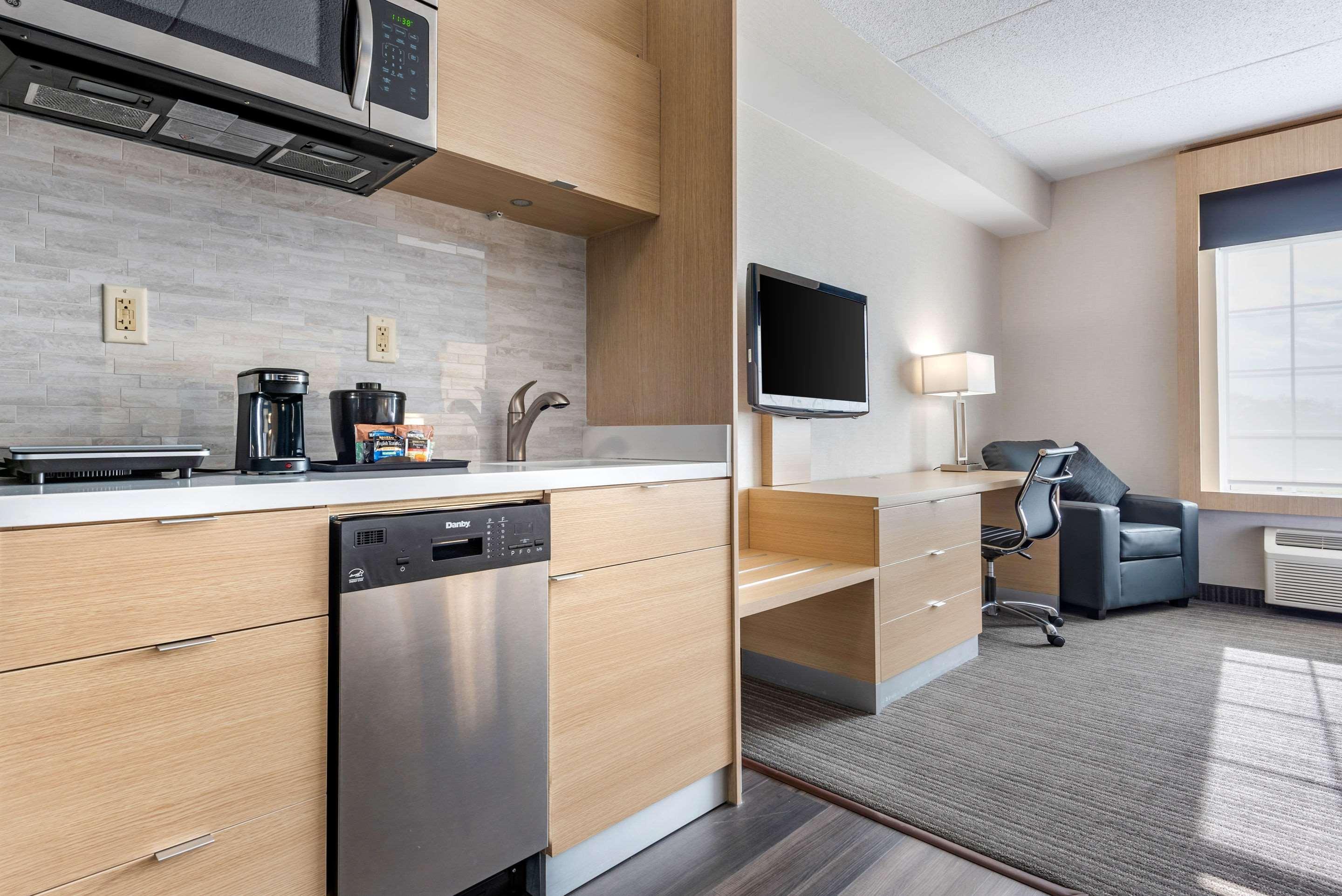 Quality Inn & Suites Oakville Esterno foto