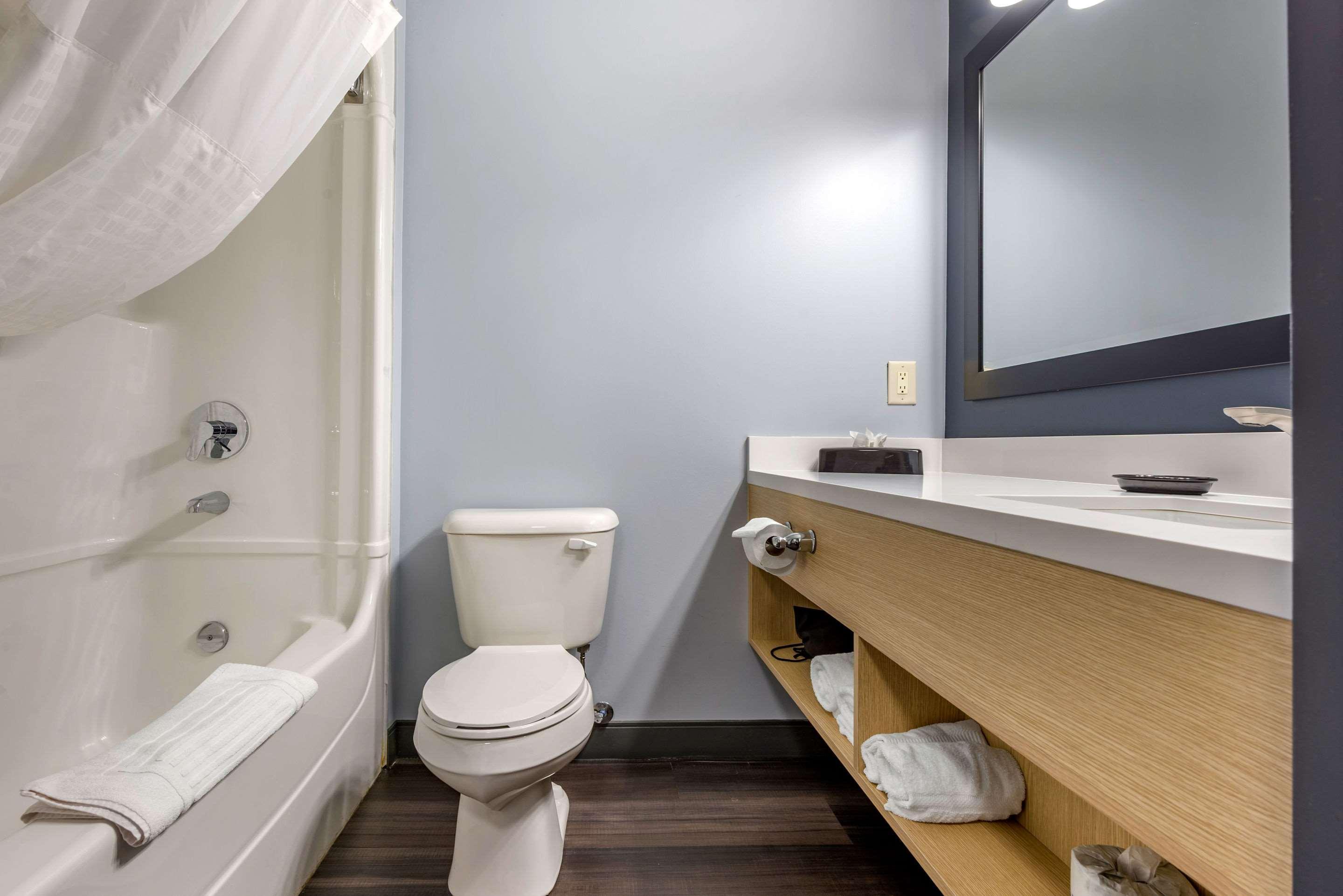 Quality Inn & Suites Oakville Esterno foto