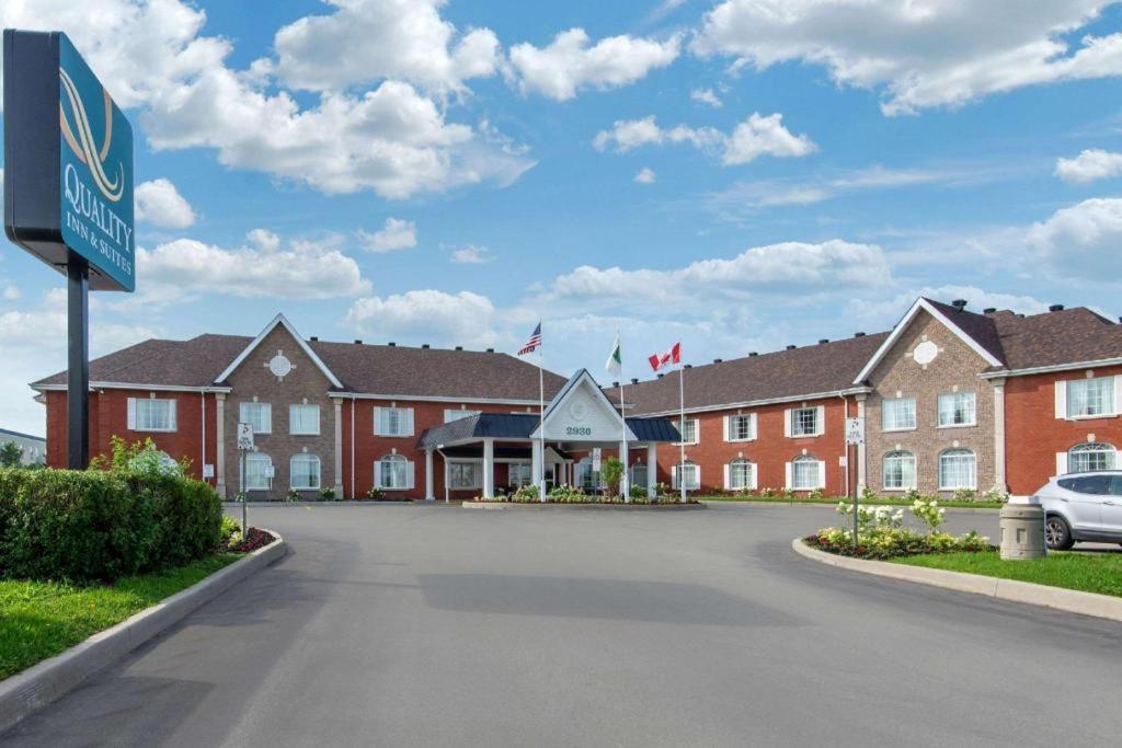 Quality Inn & Suites Oakville Esterno foto