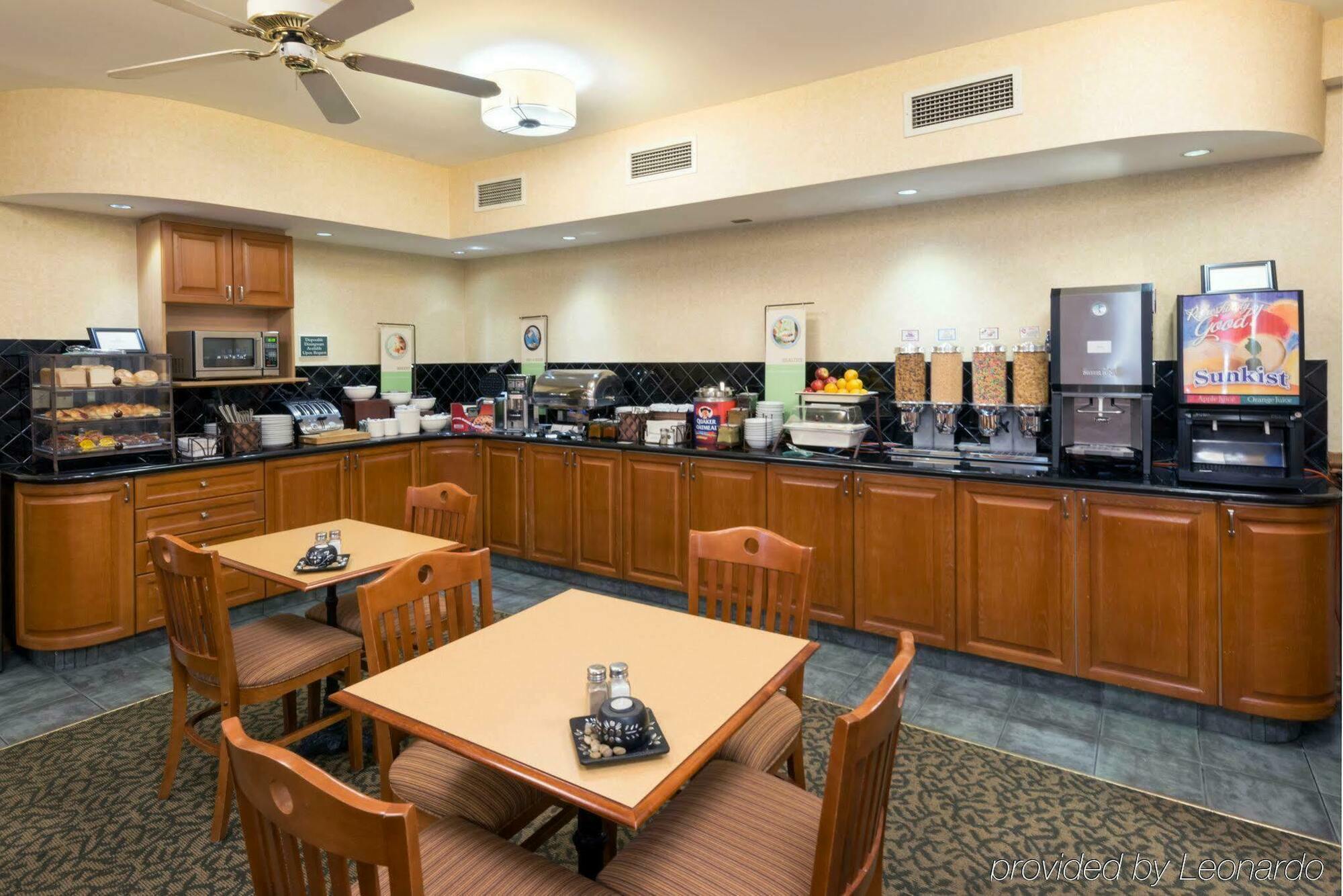 Quality Inn & Suites Oakville Esterno foto